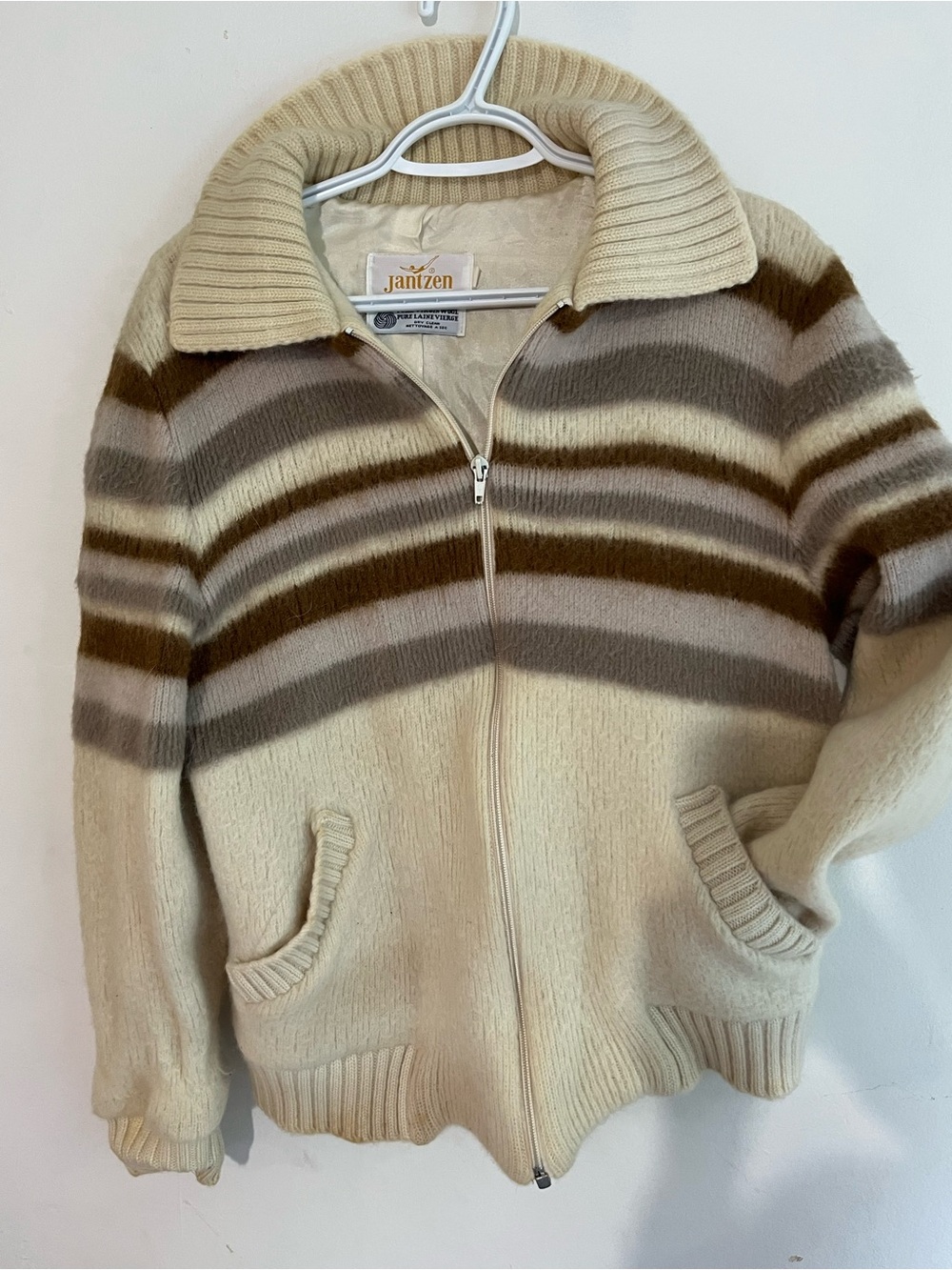 Jantzen Woman’s Pure Virgin Wool Large Sweater